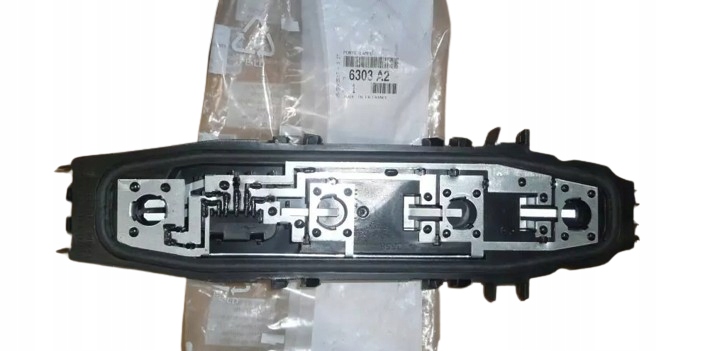 WKŁAD LISTWA PŁYTKA LAMPY TYLNEJ CITROEN C3 6303A2